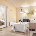 4 Bedroom Stunning In 펜션