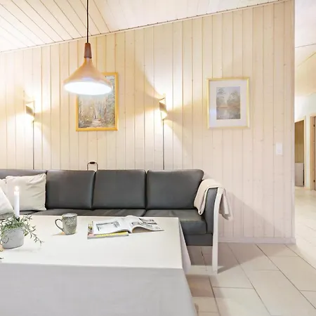 4 Bedroom Stunning In Hébergement de vacances *