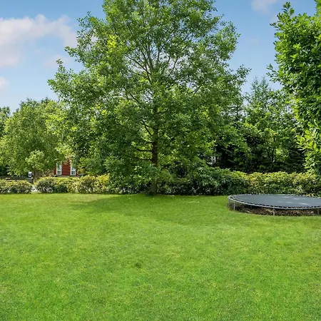 4 Bedroom Stunning In Vakantiehuis Glesborg