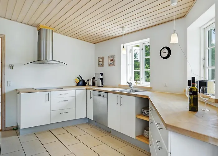 4 Bedroom Stunning In * Glesborg